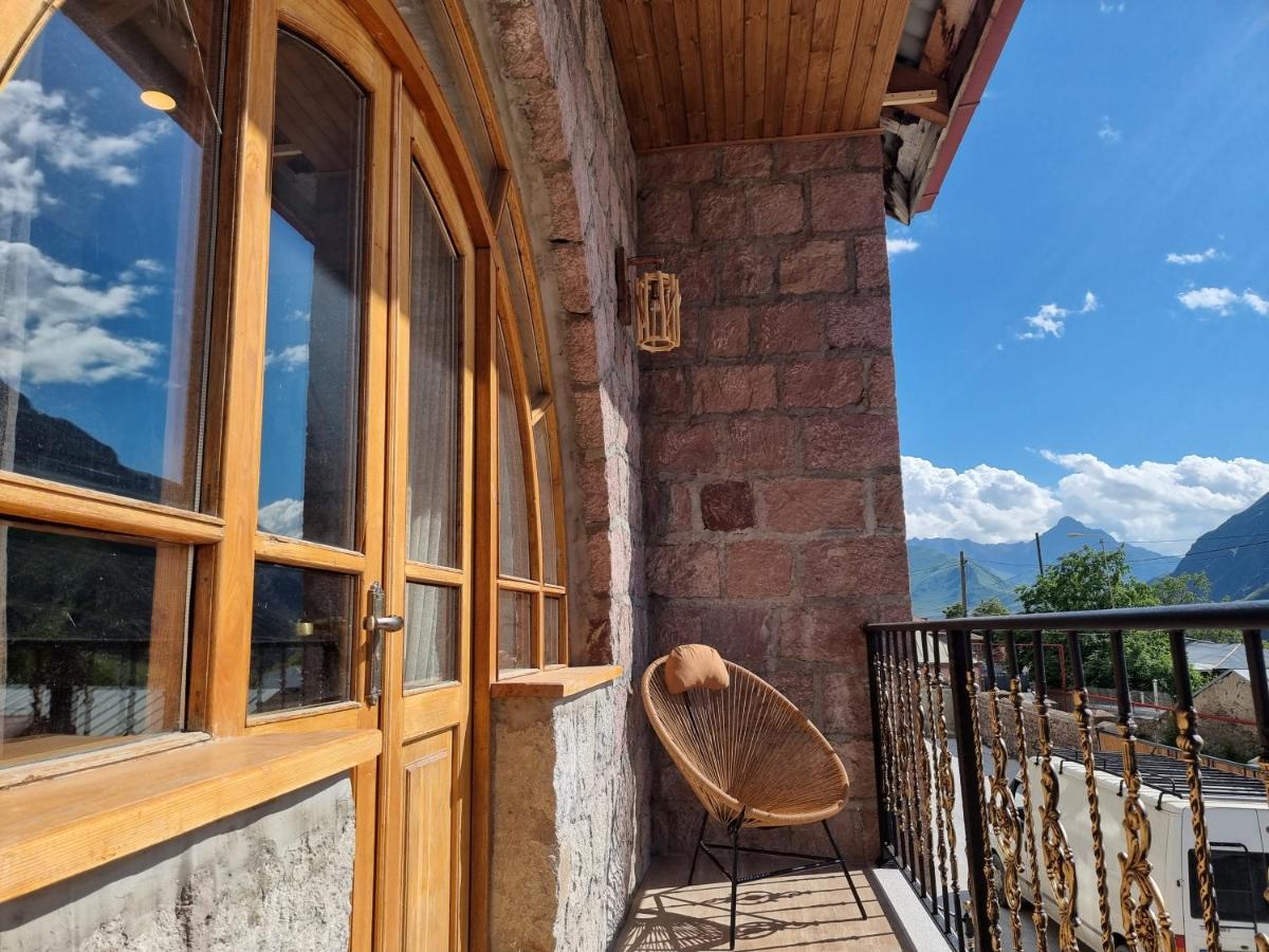 Hotel Graf Kazbegi Extérieur photo