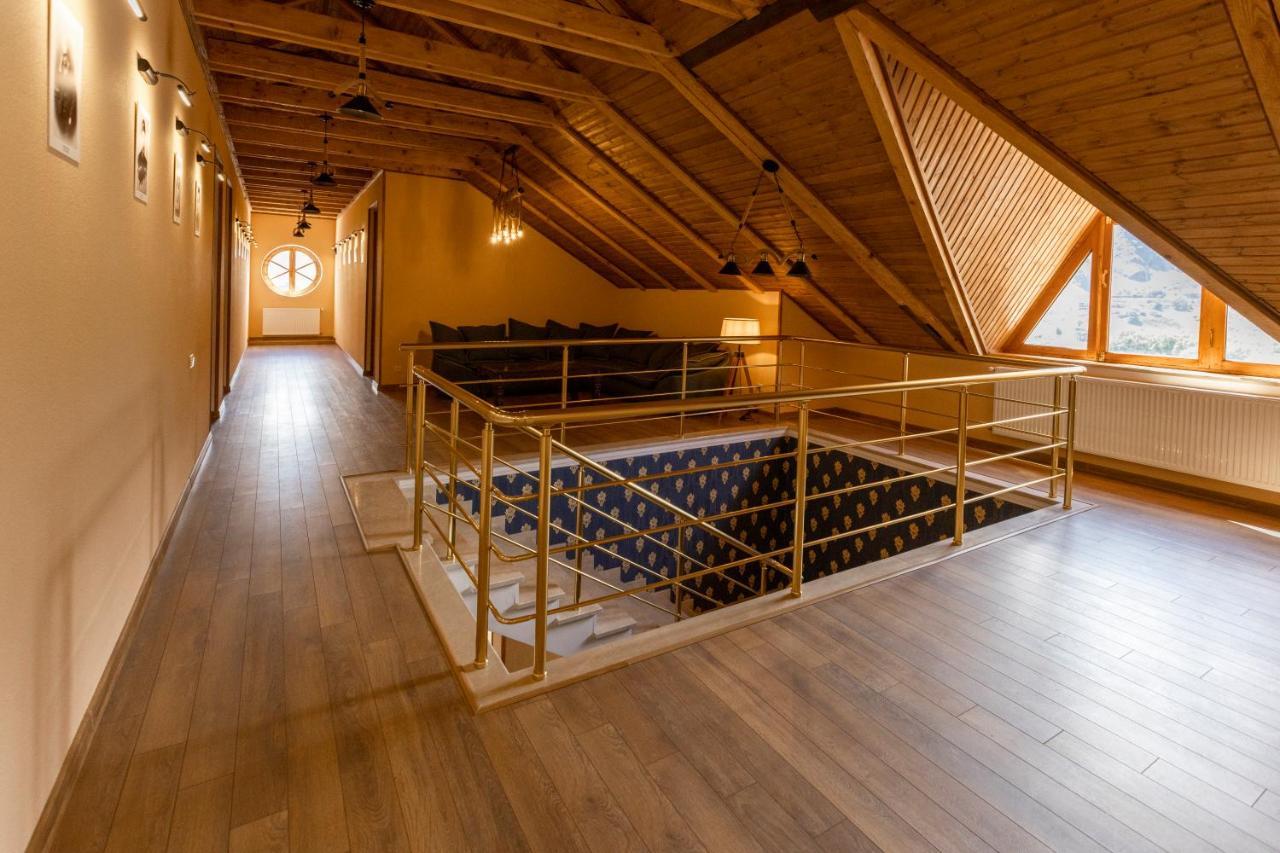 Hotel Graf Kazbegi Extérieur photo