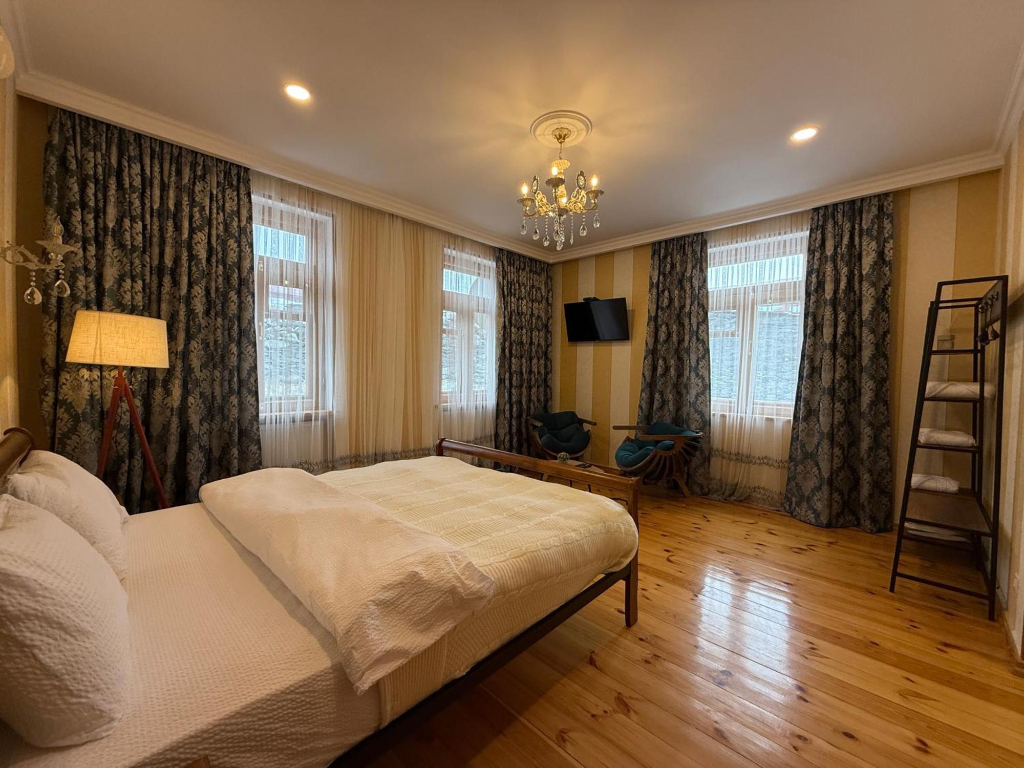 Hotel Graf Kazbegi Extérieur photo