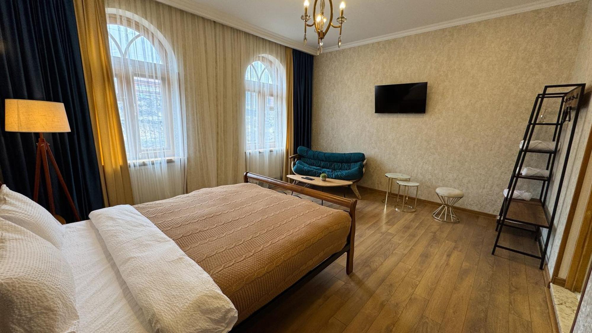 Hotel Graf Kazbegi Extérieur photo