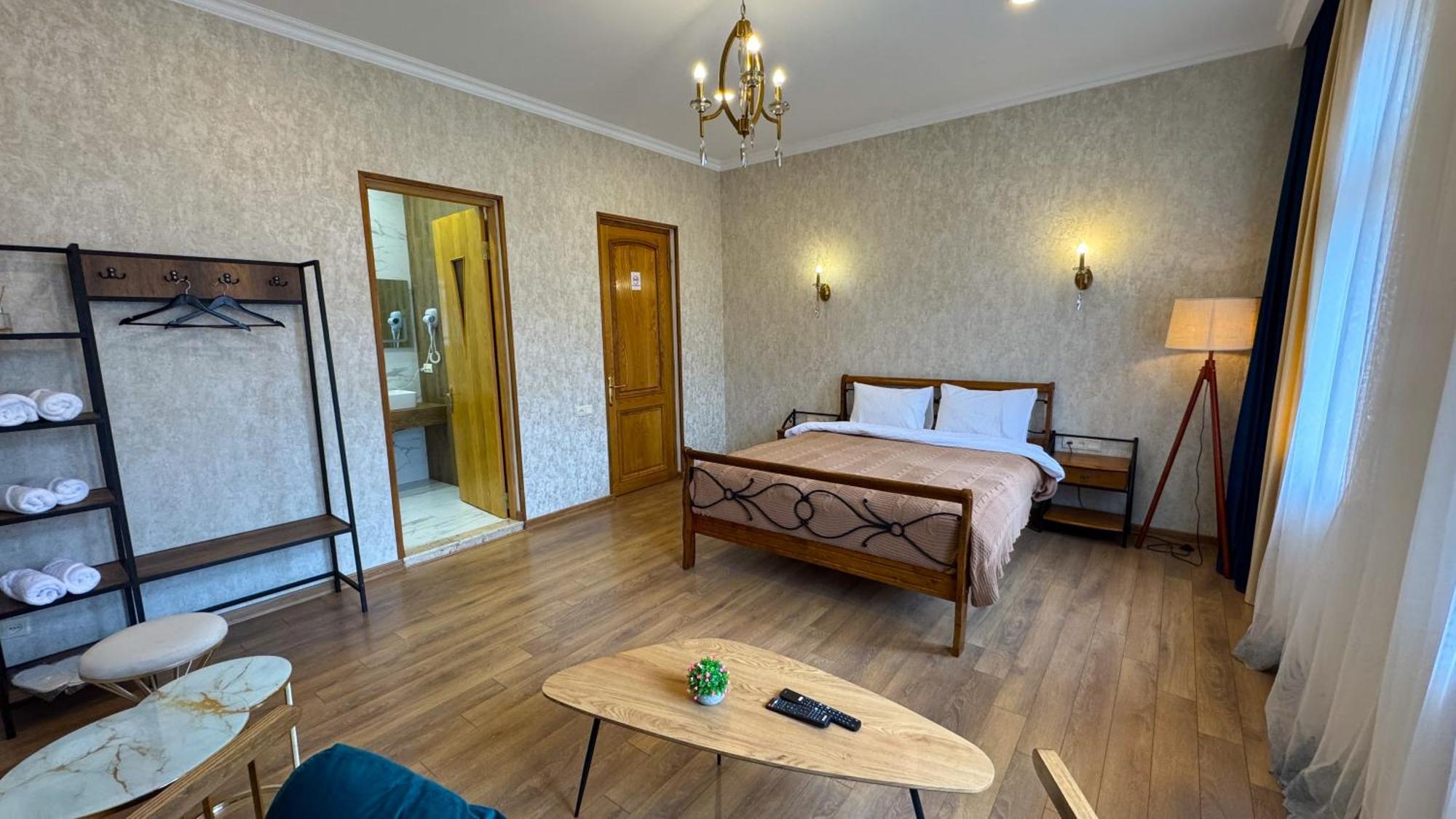 Hotel Graf Kazbegi Extérieur photo